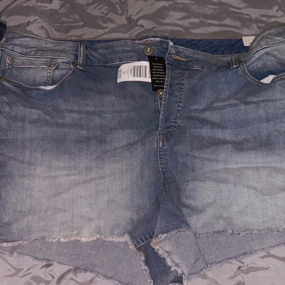 Brand new Torrid size 26 cut off shorts
